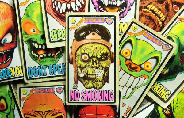 Жевательная резинка с наклейками