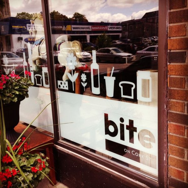 Наклейки на окна кафе