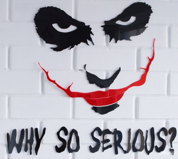 Джокер на стене