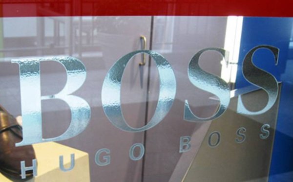 Плоттерная резка на монтажной пленке