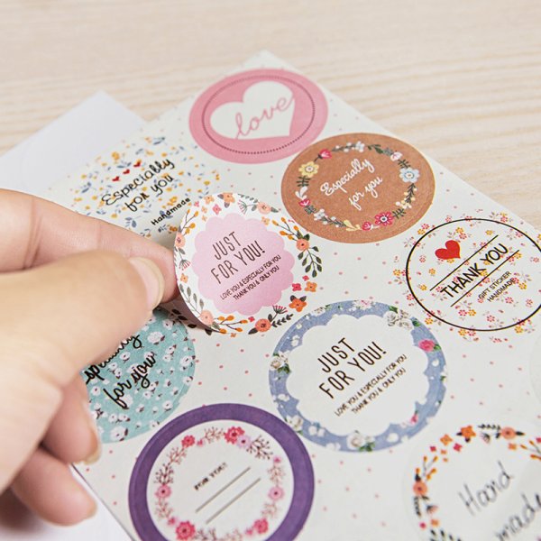 Круглые наклейки