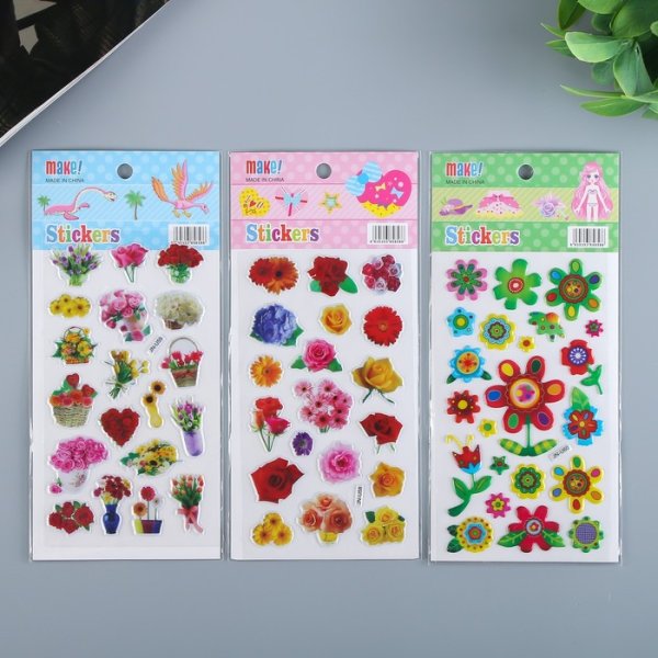 Пластик с наклейкой