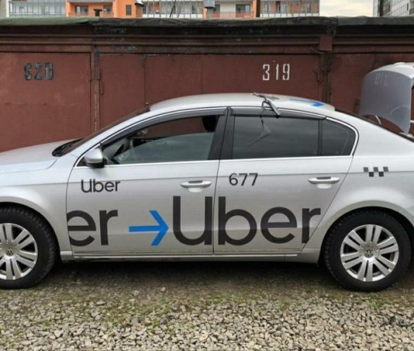 Uber наклейка на машину