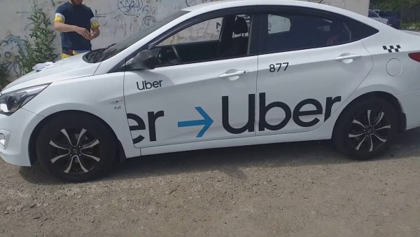 Убер наклейки на машину