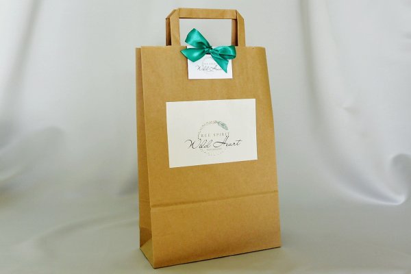 Прозрачная наклейка с логотипом