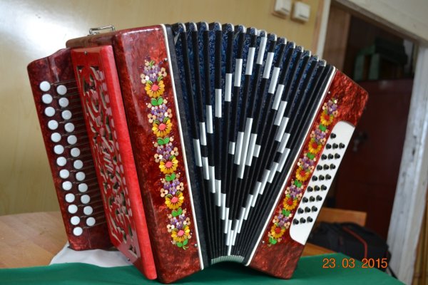 Гармонь однорядная Вятская