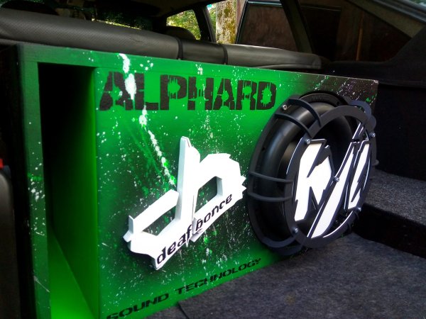 Наклейки на авто басс