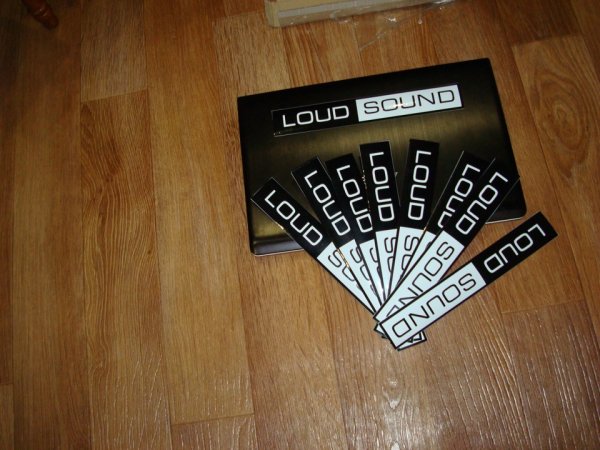 Sound наклейка