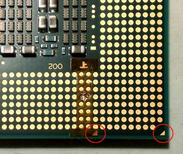 Наклейка на процессоре снизу