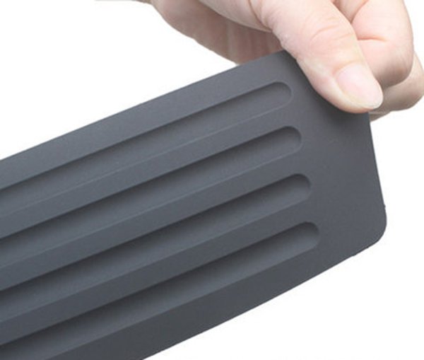 Резиновая накладка на бампер