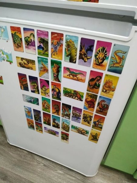 Холодильник в наклейках 90-х