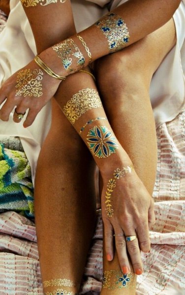 Переводные наклейки на тело