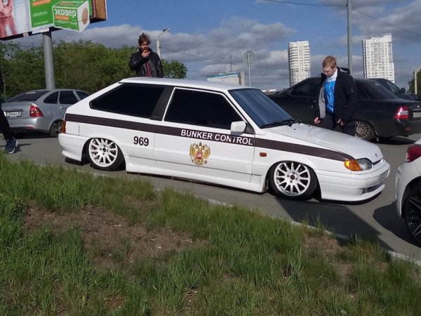 Отдел по борьбе наклейки на машину