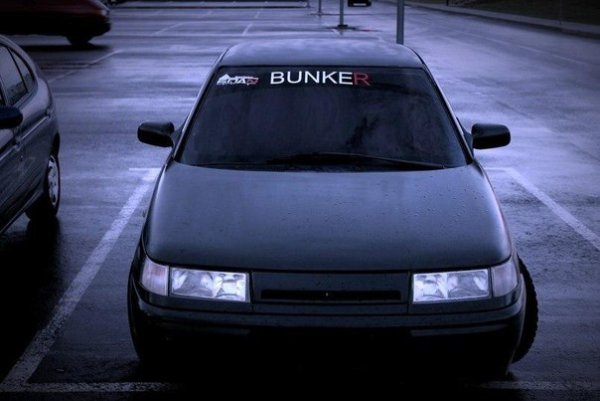 Наклейка хулиган на лобовое стекло на ВАЗ