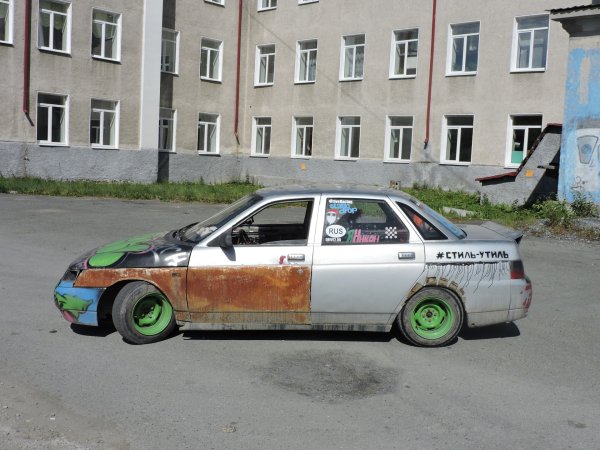 Стиль утиль наклейка на авто