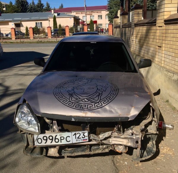 Наклейка Versace на капот ВАЗ 2114