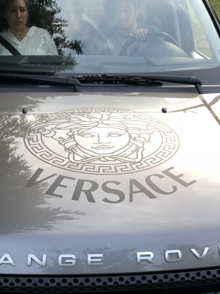 Версаче наклейка на авто