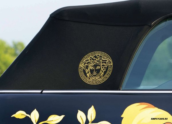 Версаче на капоте ВАЗ 2114