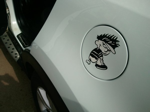 Наклейка на бензобак