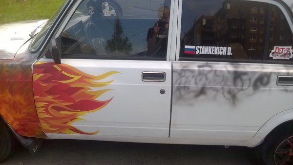 Наклейки на крыло ВАЗ 2107