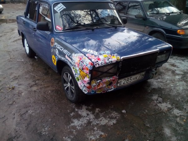 Винил на капот ВАЗ 2107