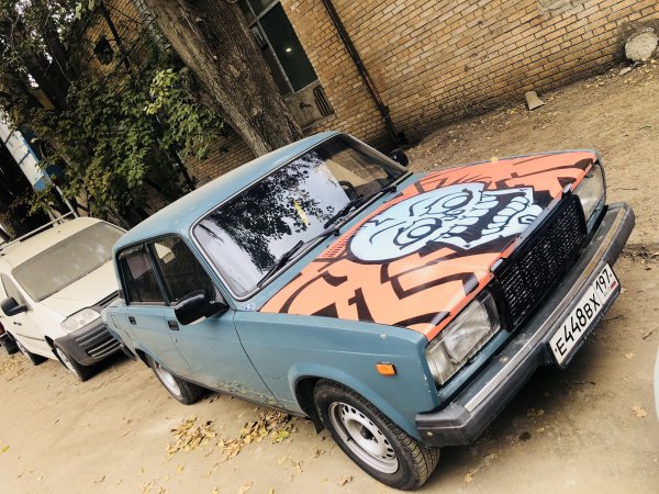 Наклейки сбоку на ВАЗ 2107