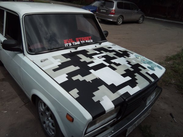 Наклейки на багажник ВАЗ 2107