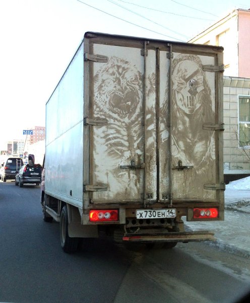 Простой рисунок на грязной машине