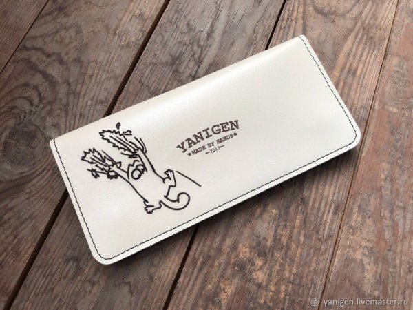 Лазерная гравировка на портмоне