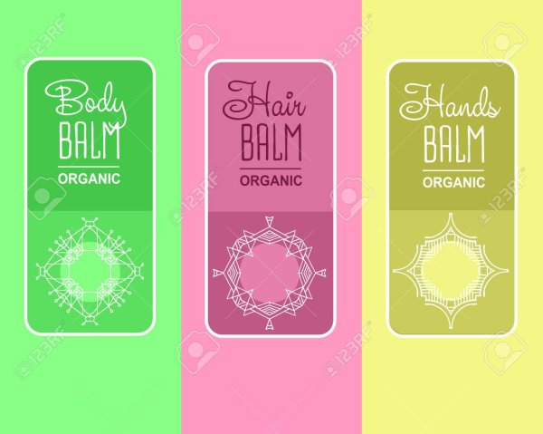 Бутылочки шампуней в ванной