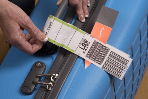 Чемодан на колесах нарисованный