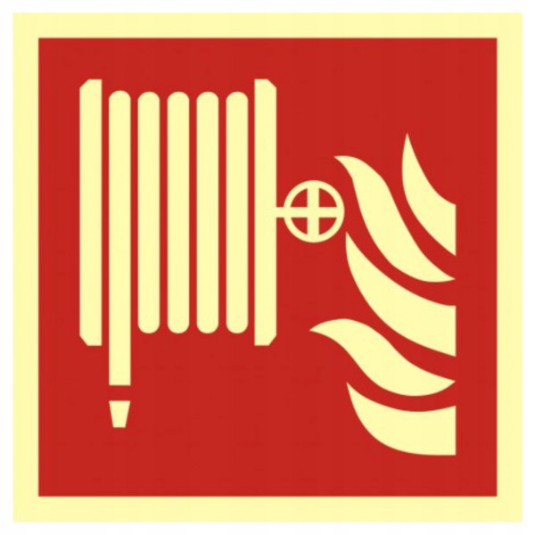 Пожарный шкаф в торговом центре