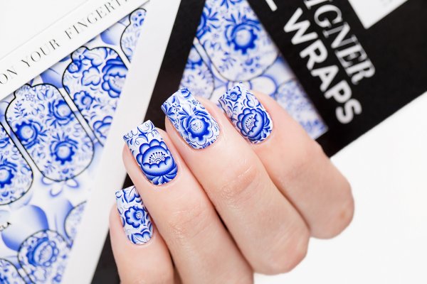 Гжель на ногтях