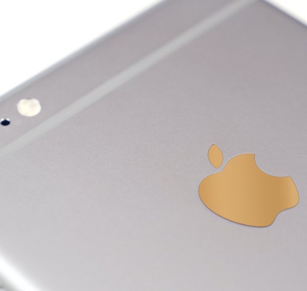 Золотая наклейка Apple