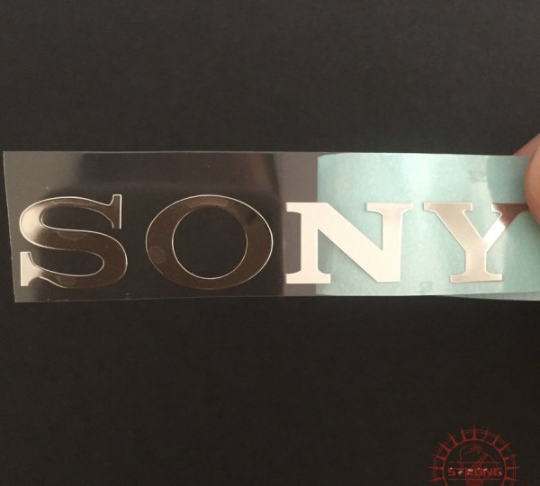Наклейка Sony на машине