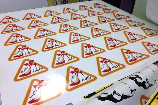 Наклейки с контурной резкой