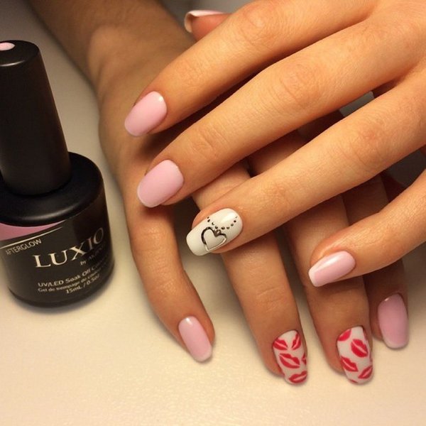 Чёрный френч на квадратных ногтях