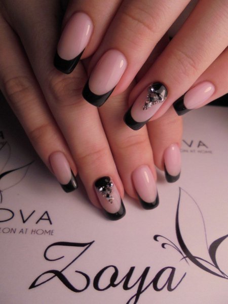 Маникюр френч с бантиком