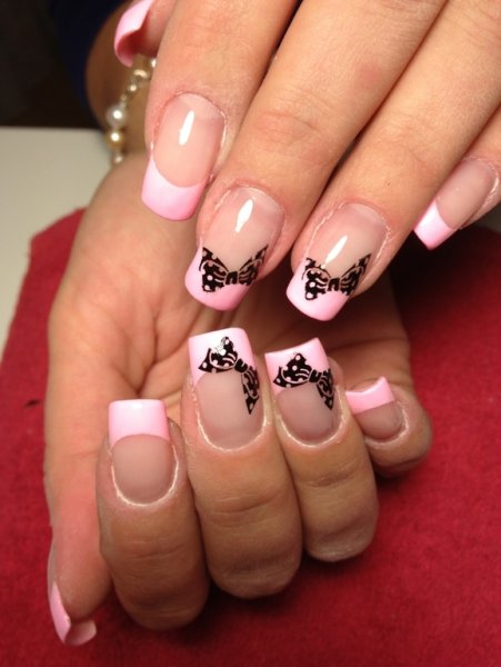 Маникюр в черно белом стиле