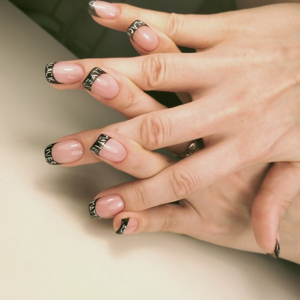 Белый френч с наклейками