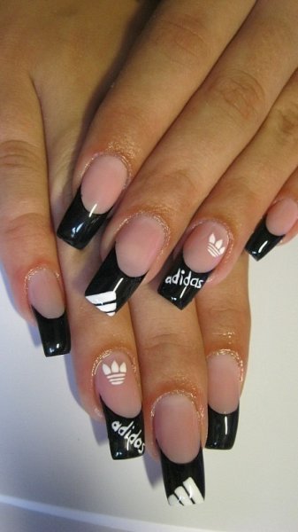 Маникюр с бантиком