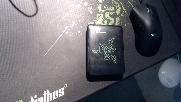 QS-240 корпус наклейка Razer