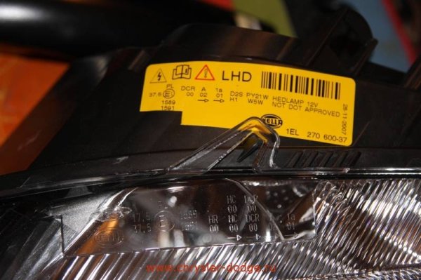 Наклейка на фару под ксенон Mitsubishi