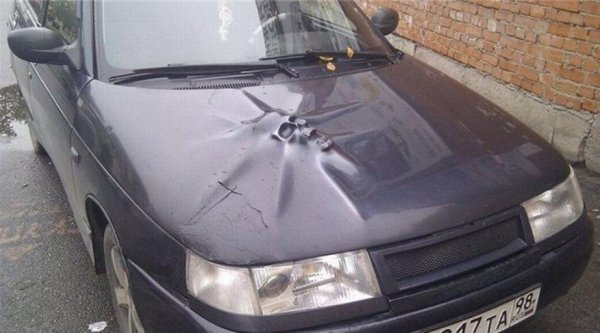 Наклейка на капот 2110