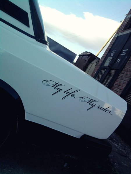 Наклейки на авто надписи