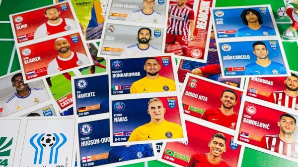 Наклейки Panini FIFA 365