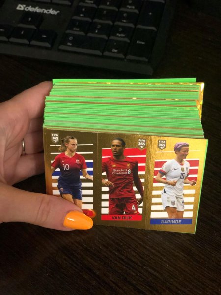 Наклейки Панини ФИФА 365 2021