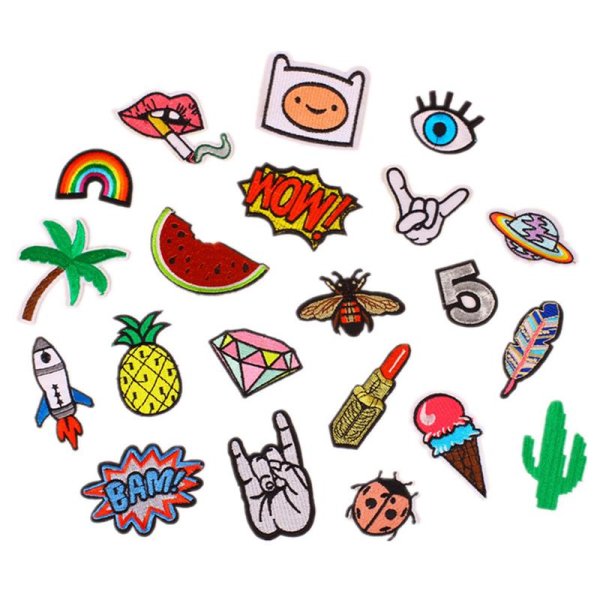 Маленькие значки на одежду