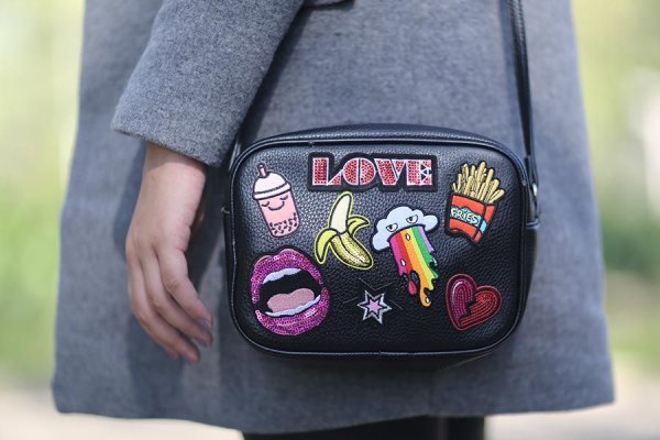 Кожаная нашивка на сумку