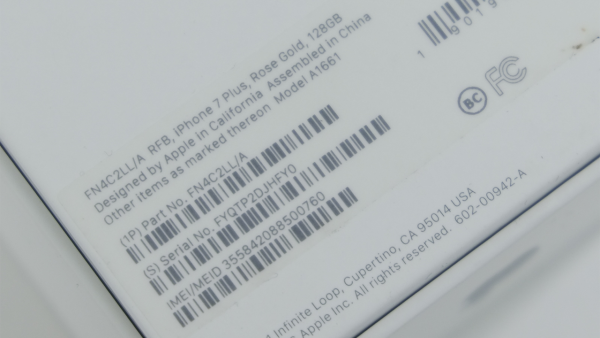 Коробка от айфона сзади оригинал